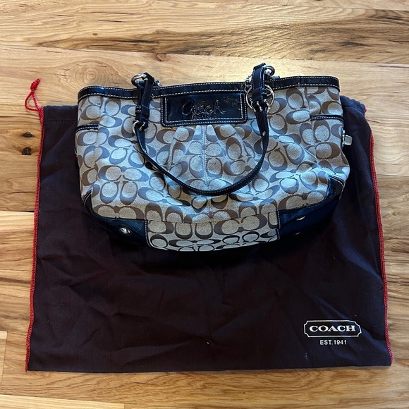 Authentic Coach Pleated East West Gallery Signature Handbag Brown with bag EUC - Picture 9 of 9
